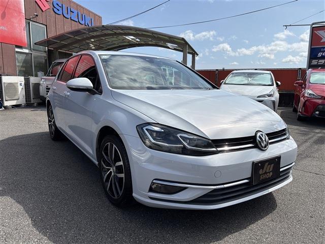 ドイツ フォルクスワーゲン ゴルフ TSI ハイライン テック エディション写真1枚目 ドイツ フォルクスワーゲン ゴルフ TSI ハイライン テック エディション写真1枚目
