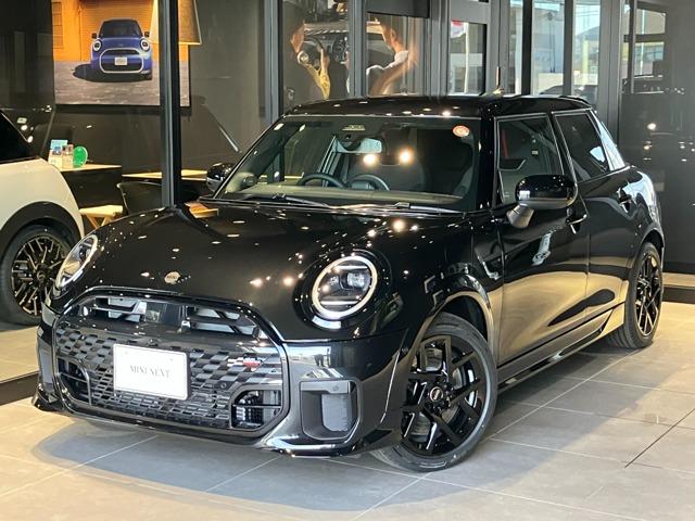 ドイツ MINI クーパーS 5ドア DCT JCW TRIM 全方位カメラ Mパケ写真1枚目