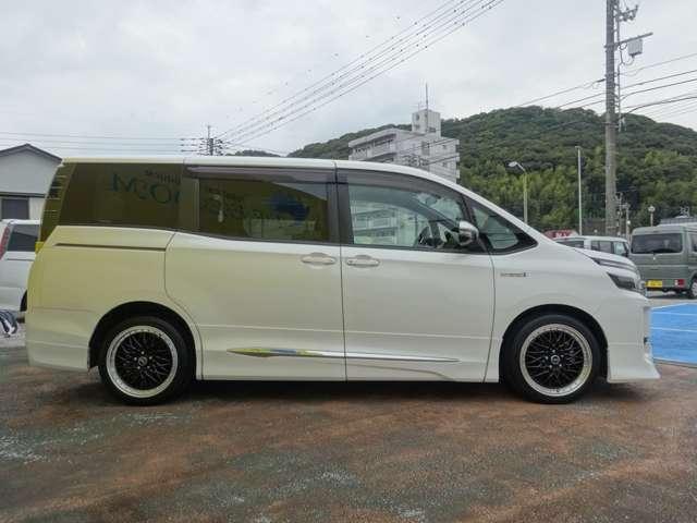 ヴォクシーハイブリッド（高知県高知市）画像5