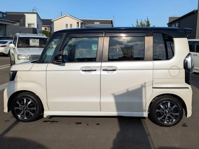 N-BOXカスタム(徳島県板野郡松茂町)
