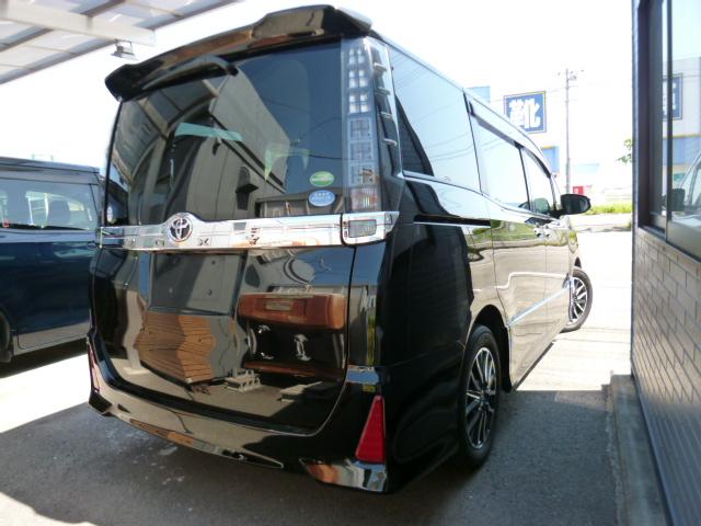 ヴォクシー（徳島県徳島市）画像2