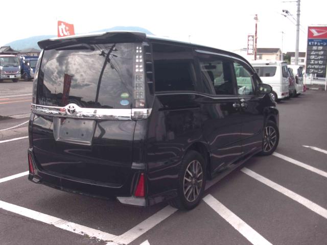 ヴォクシー（香川県善通寺市）画像8