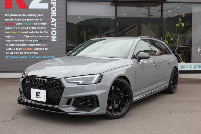 アウディ ＲＳ４アバント