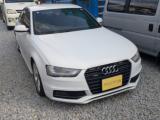 アウディ A4 2.0 TFSI クワトロ 4WD ナビ