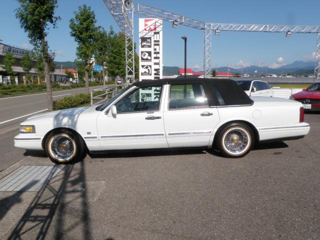 リンカーン タウンカー（愛媛県東温市）